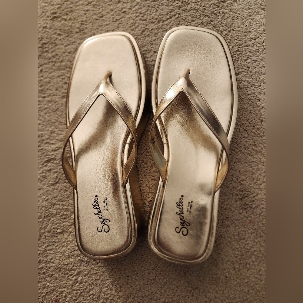 Seychelles Women's Metallic Gold Platform Thong Sandals Beach Sporty Sz 8.5 NEW